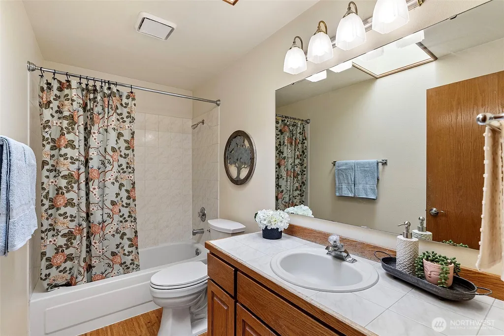 7669 E Alki View Court Port Orchard WA 98366