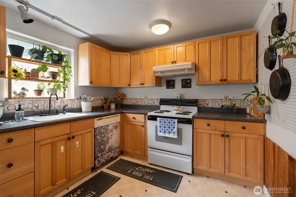 814 Main Street Vader WA 98593