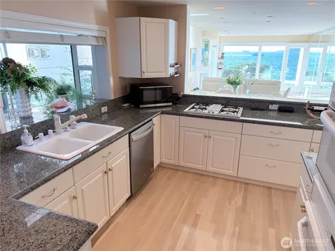 1170 SW Alki Seattle WA 98116