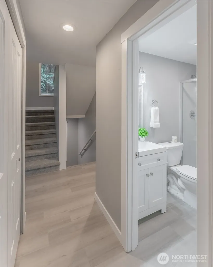 16 Valley View Circle Bellingham WA 98229