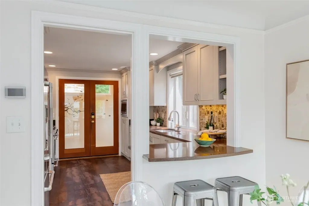 1701 N 82nd Street Seattle WA 98103