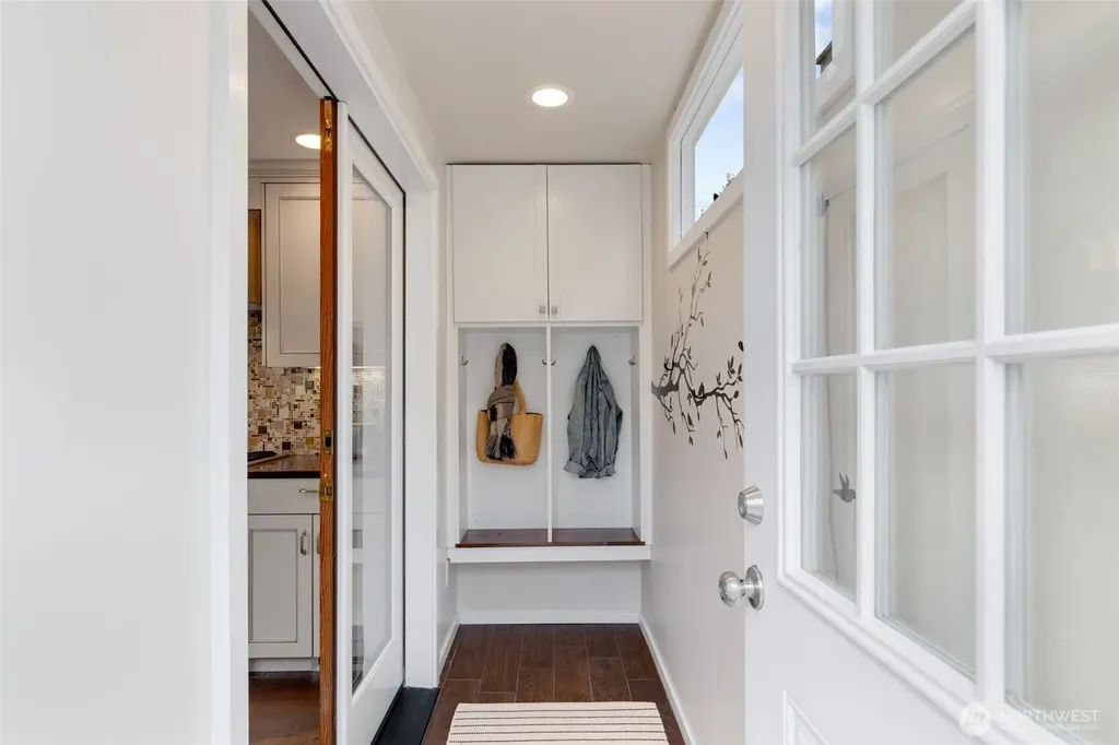 1701 N 82nd Street Seattle WA 98103