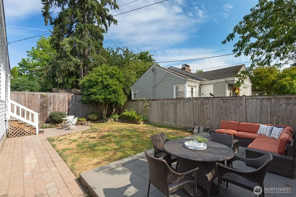 1701 N 82nd Street Seattle WA 98103