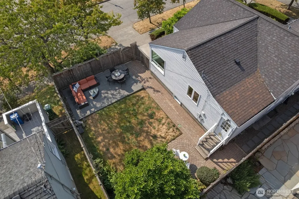 1701 N 82nd Street Seattle WA 98103