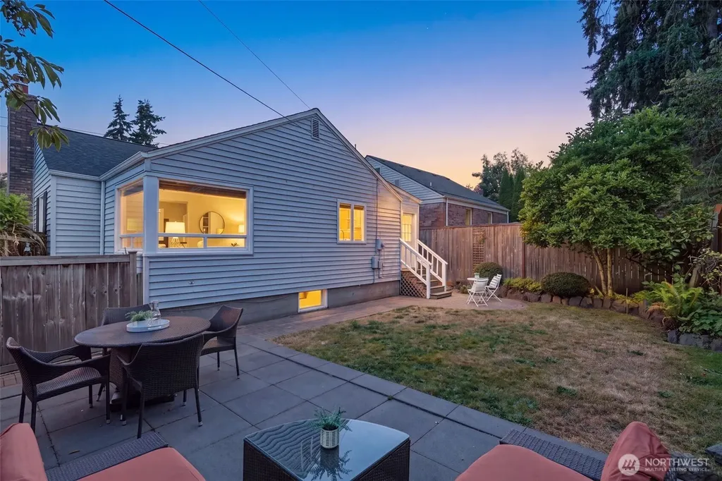 1701 N 82nd Street Seattle WA 98103