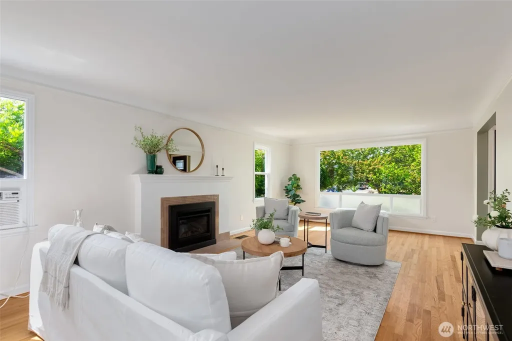 1701 N 82nd Street Seattle WA 98103