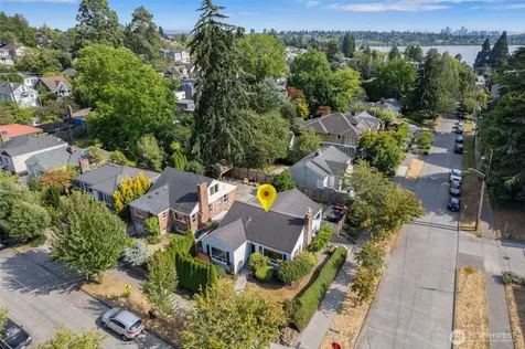 1701 N 82nd Street Seattle WA 98103