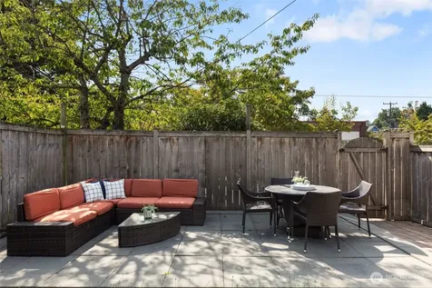 1701 N 82nd Street Seattle WA 98103