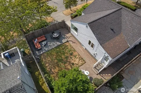 1701 N 82nd Street Seattle WA 98103