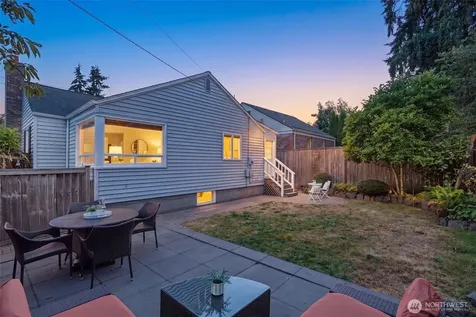 1701 N 82nd Street Seattle WA 98103