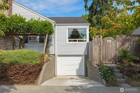1701 N 82nd Street Seattle WA 98103