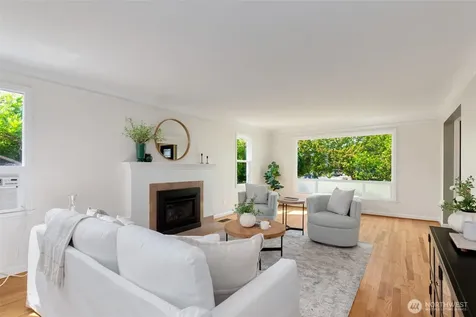 1701 N 82nd Street Seattle WA 98103