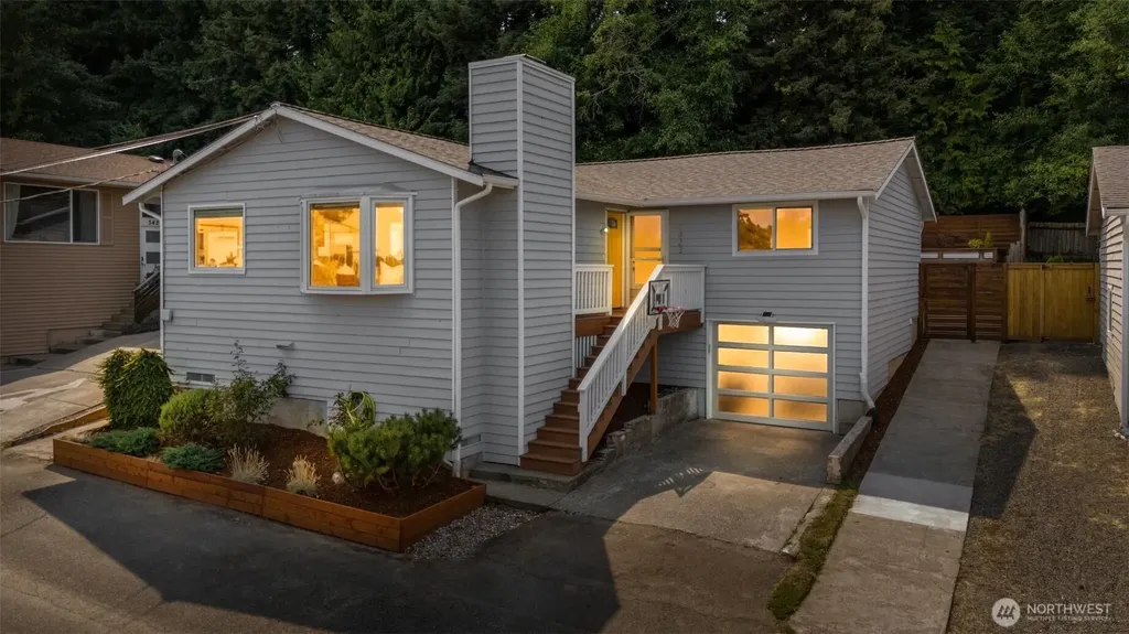 5423 31st Avenue SW Seattle WA 98126