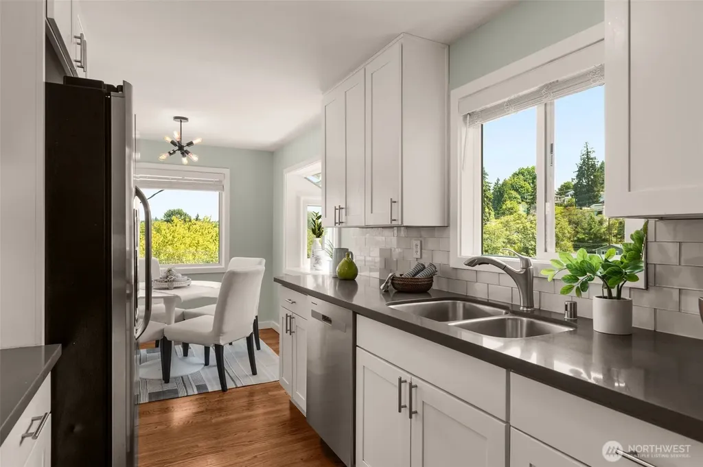 5423 31st Avenue SW Seattle WA 98126