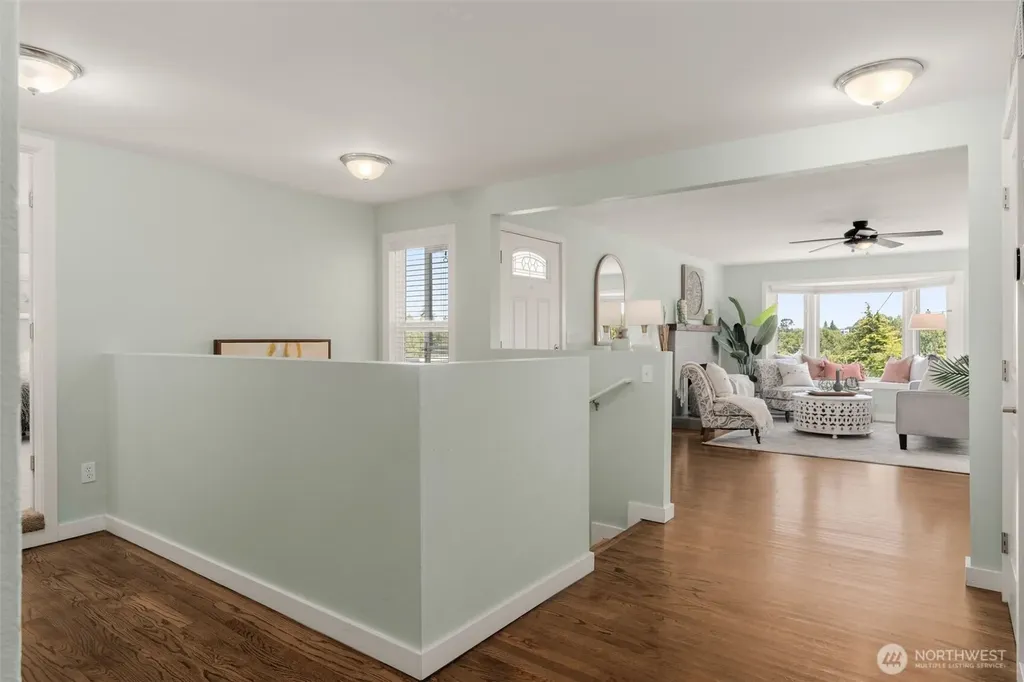 5423 31st Avenue SW Seattle WA 98126