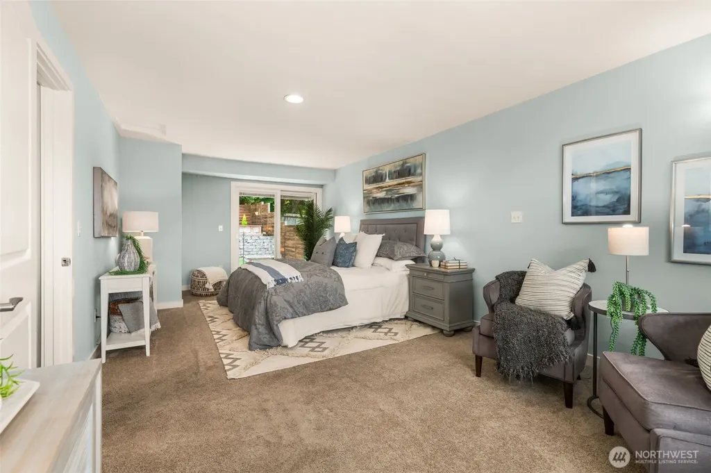 5423 31st Avenue SW Seattle WA 98126