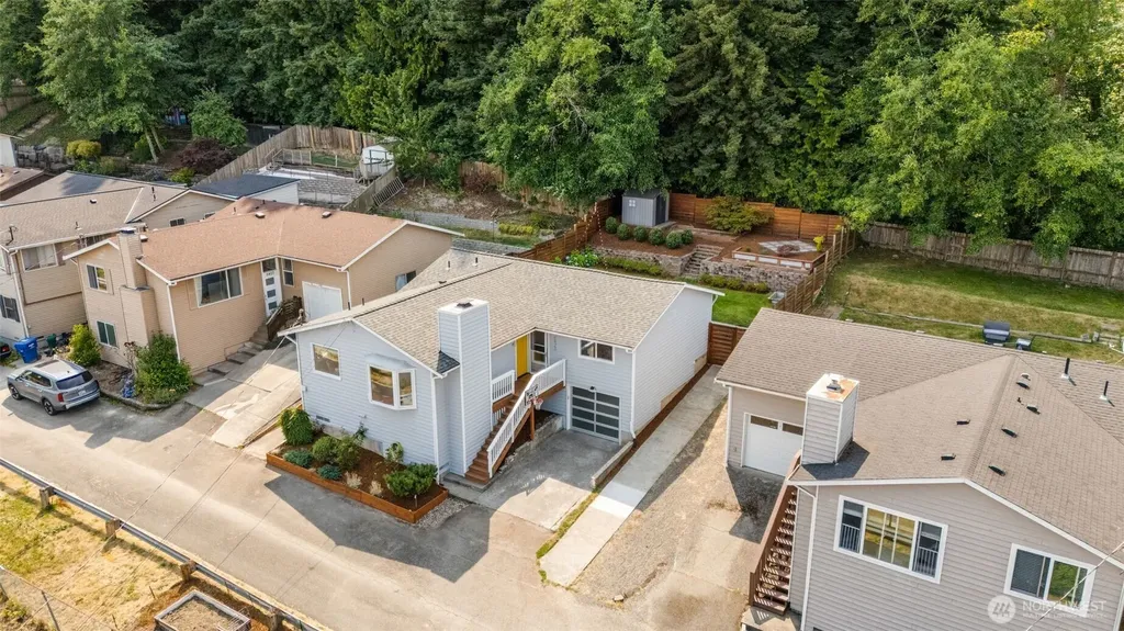 5423 31st Avenue SW Seattle WA 98126