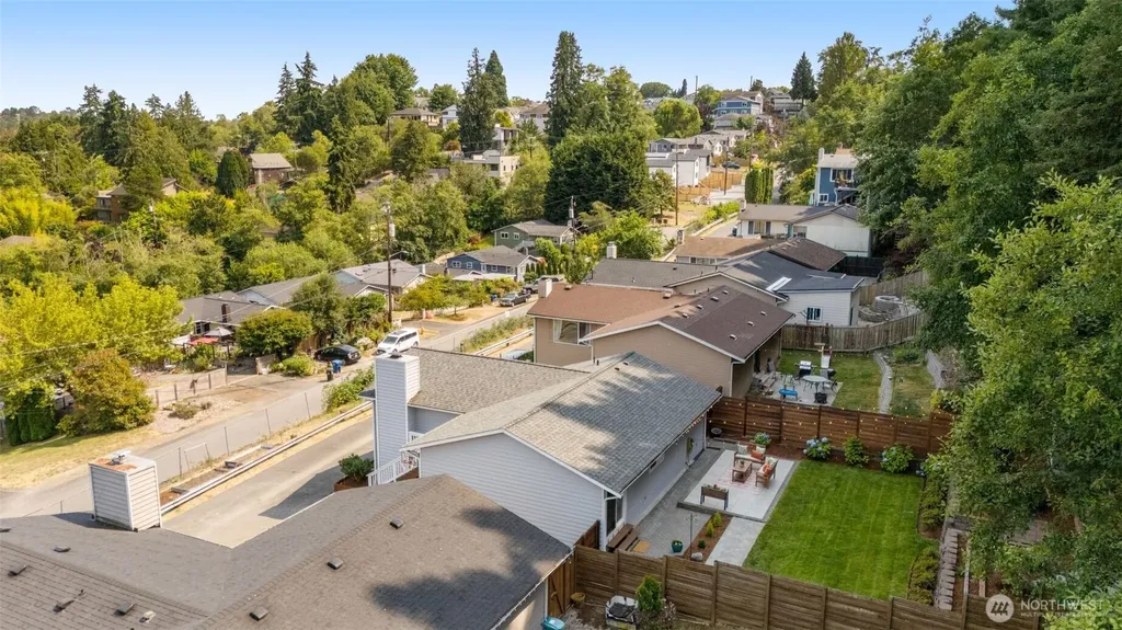 5423 31st Avenue SW Seattle WA 98126