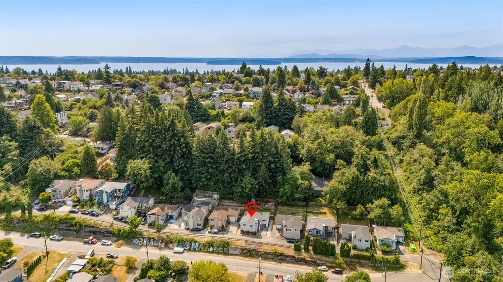 5423 31st Avenue SW Seattle WA 98126