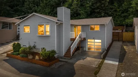 5423 31st Avenue SW Seattle WA 98126