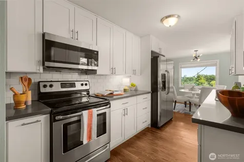 5423 31st Avenue SW Seattle WA 98126