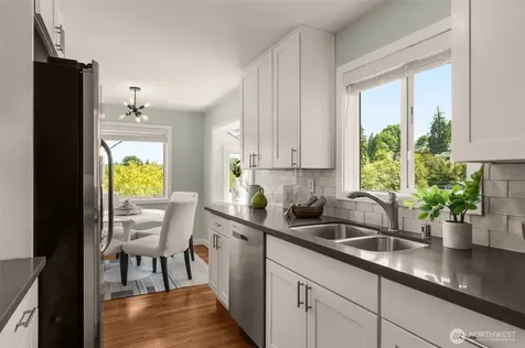 5423 31st Avenue SW Seattle WA 98126