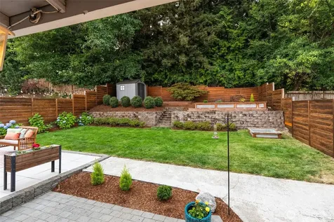 5423 31st Avenue SW Seattle WA 98126
