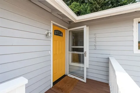 5423 31st Avenue SW Seattle WA 98126