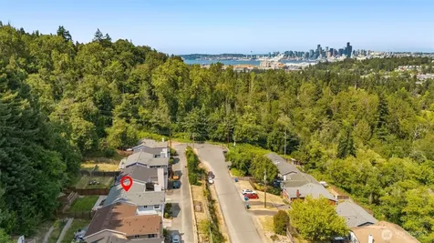 5423 31st Avenue SW Seattle WA 98126