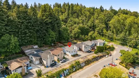5423 31st Avenue SW Seattle WA 98126