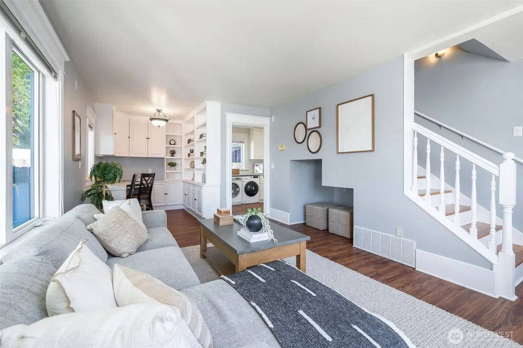 6717 26th Avenue NW Seattle WA 98117