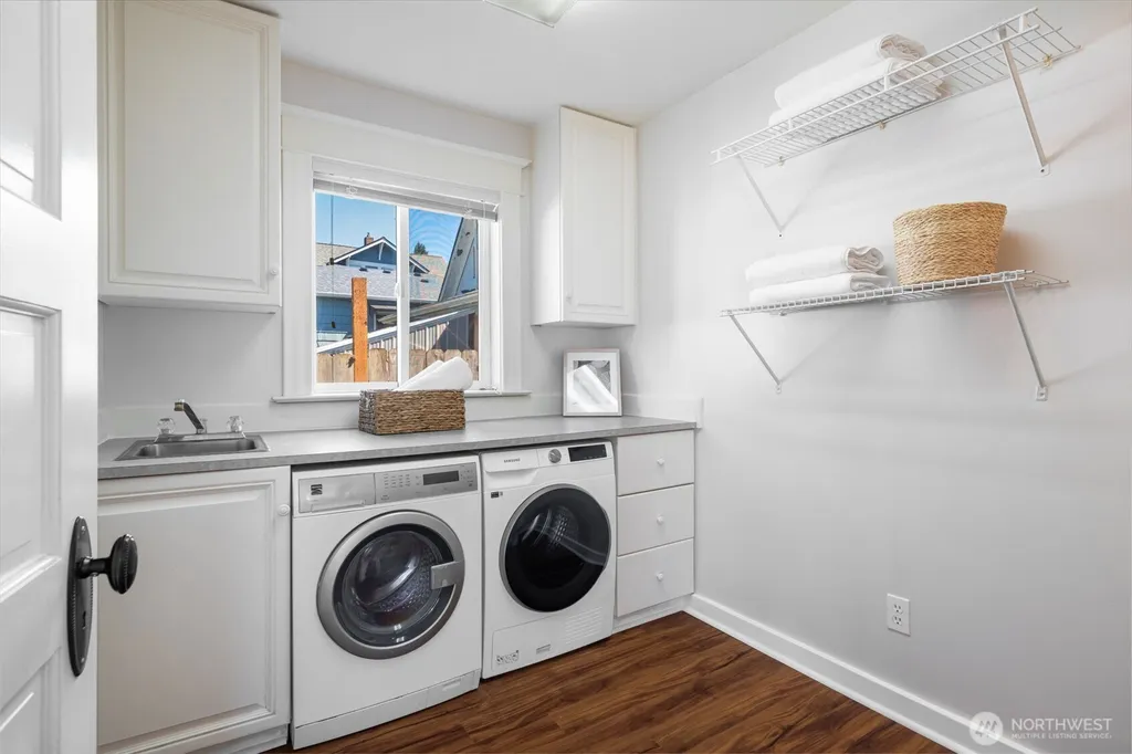 6717 26th Avenue NW Seattle WA 98117