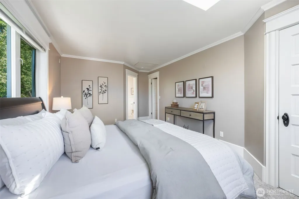 6717 26th Avenue NW Seattle WA 98117