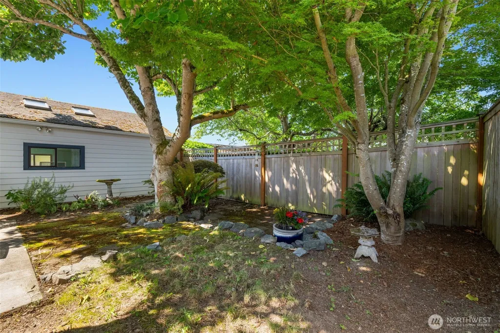 6717 26th Avenue NW Seattle WA 98117