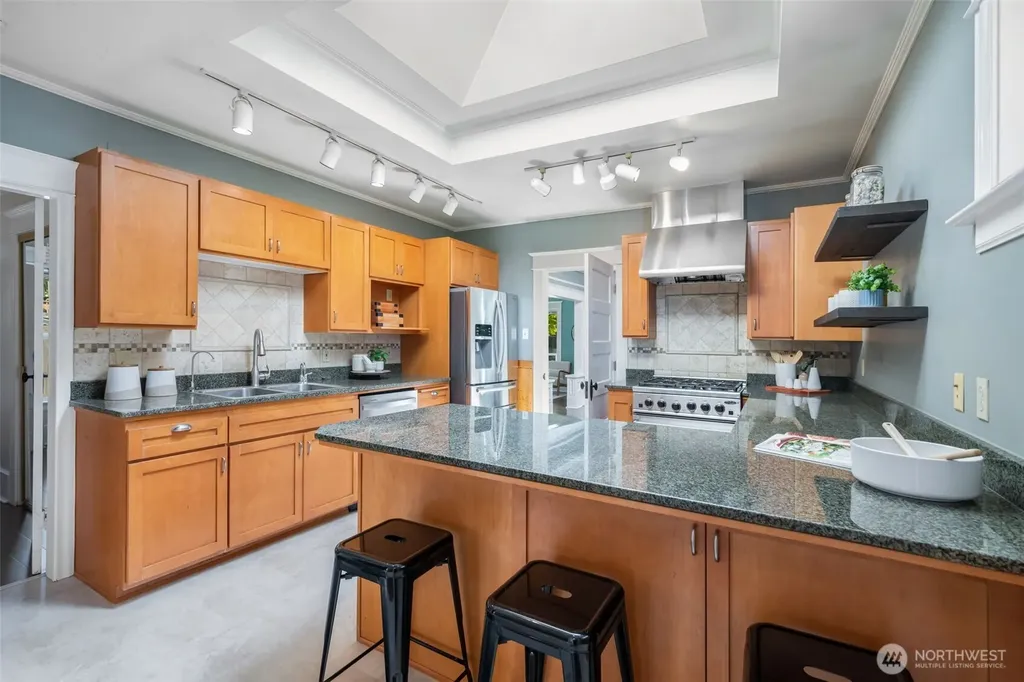 6717 26th Avenue NW Seattle WA 98117