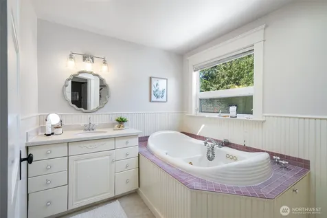 6717 26th Avenue NW Seattle WA 98117