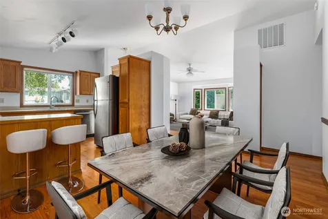 2165 Norman Drive Oak Harbor WA 98277