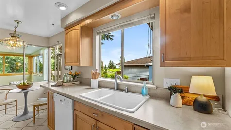 5059 116th Avenue SE Bellevue WA 98006