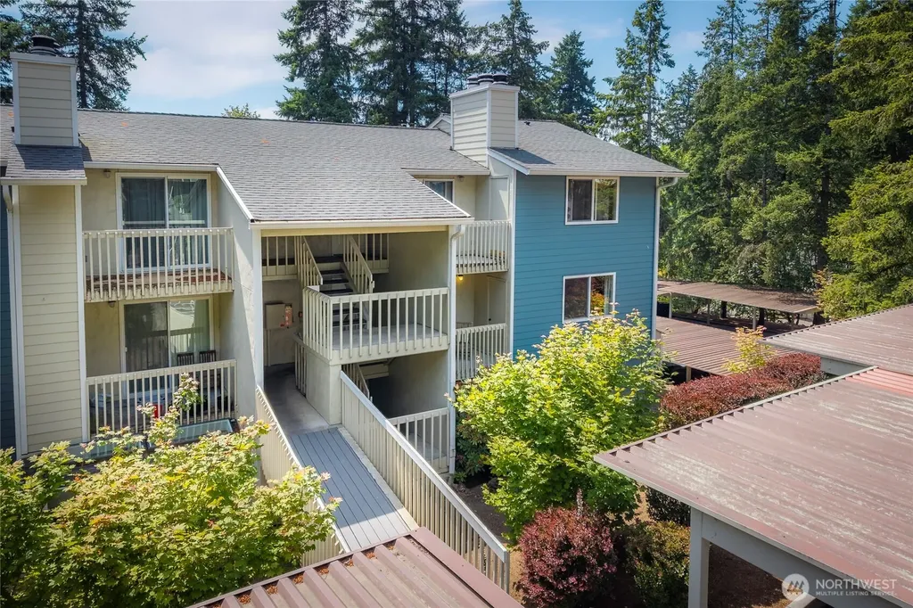 9474 Redmond-woodinville Road NE Redmond WA 98052