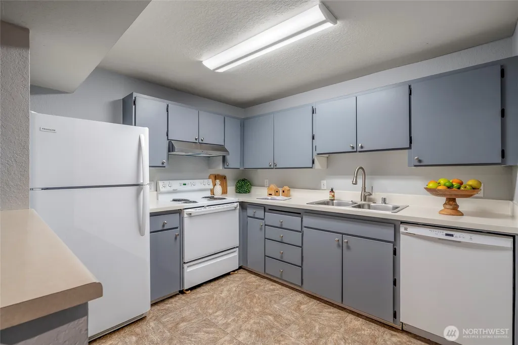 9474 Redmond-woodinville Road NE Redmond WA 98052