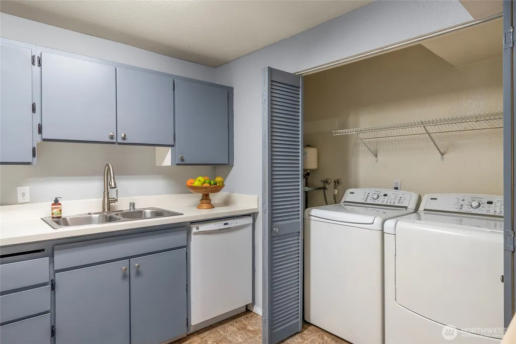9474 Redmond-woodinville Road NE Redmond WA 98052