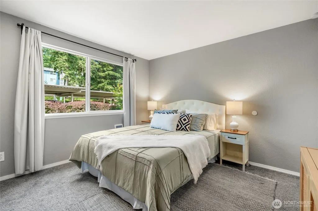 9474 Redmond-woodinville Road NE Redmond WA 98052