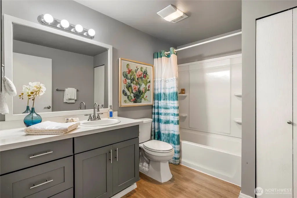 9474 Redmond-woodinville Road NE Redmond WA 98052
