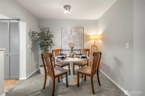 9474 Redmond-woodinville Road NE Redmond WA 98052