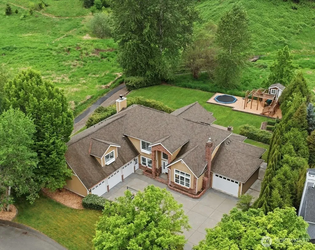 4511 238th Place SE Sammamish WA 98029
