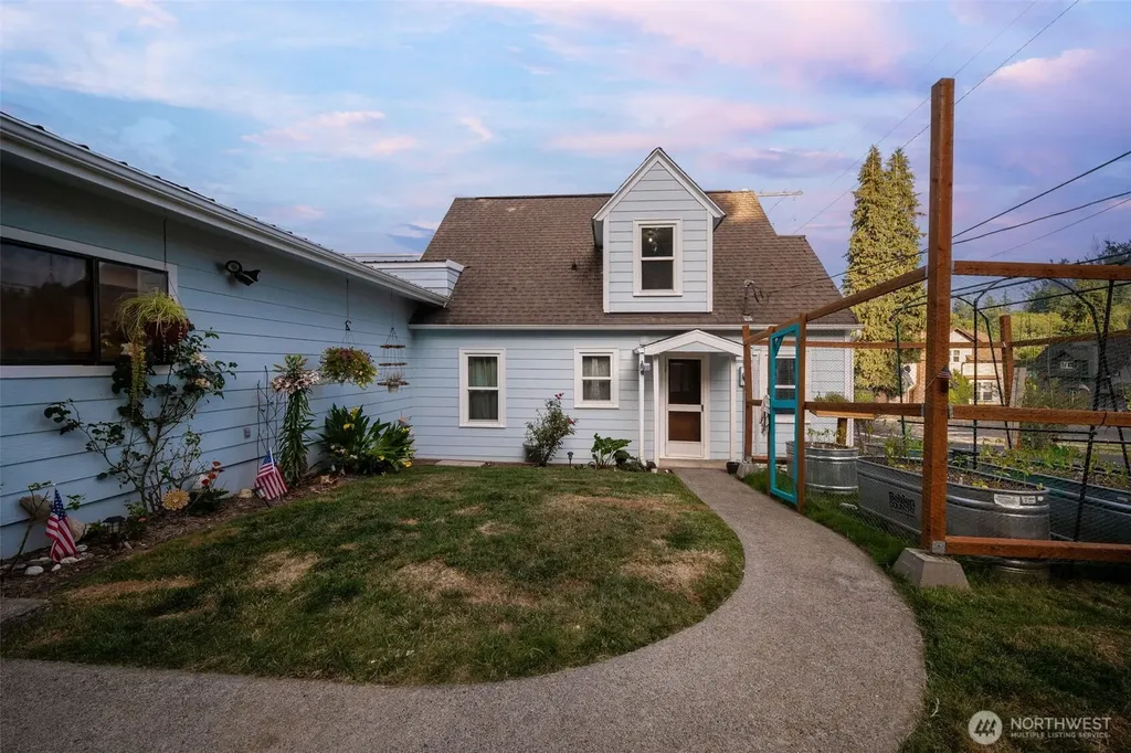 301 NW Benton Avenue Winlock WA 98596