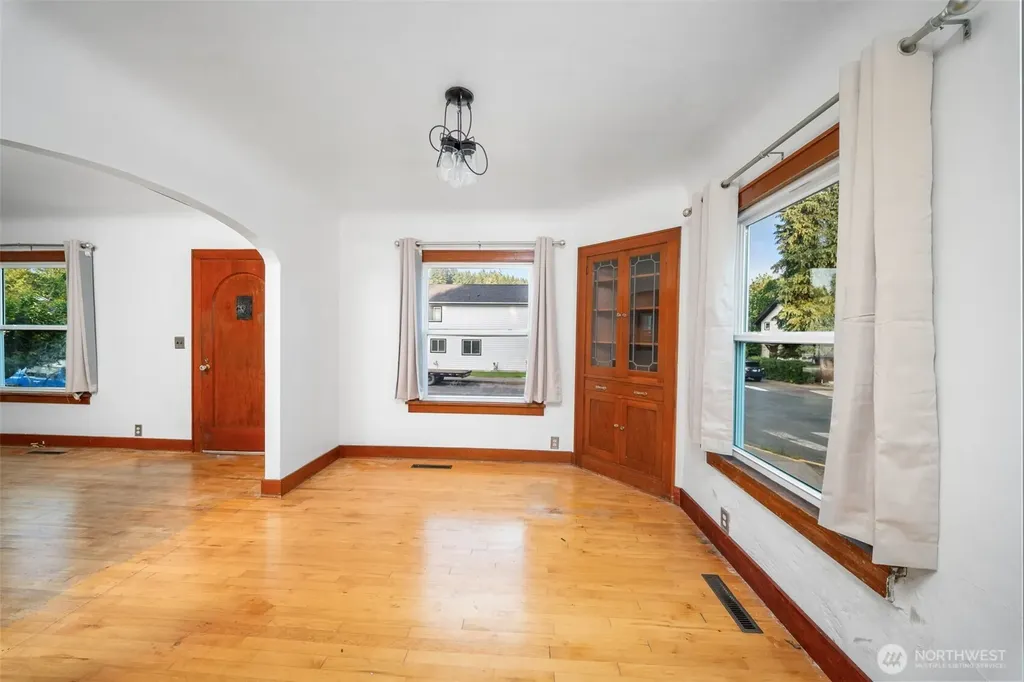 301 NW Benton Avenue Winlock WA 98596