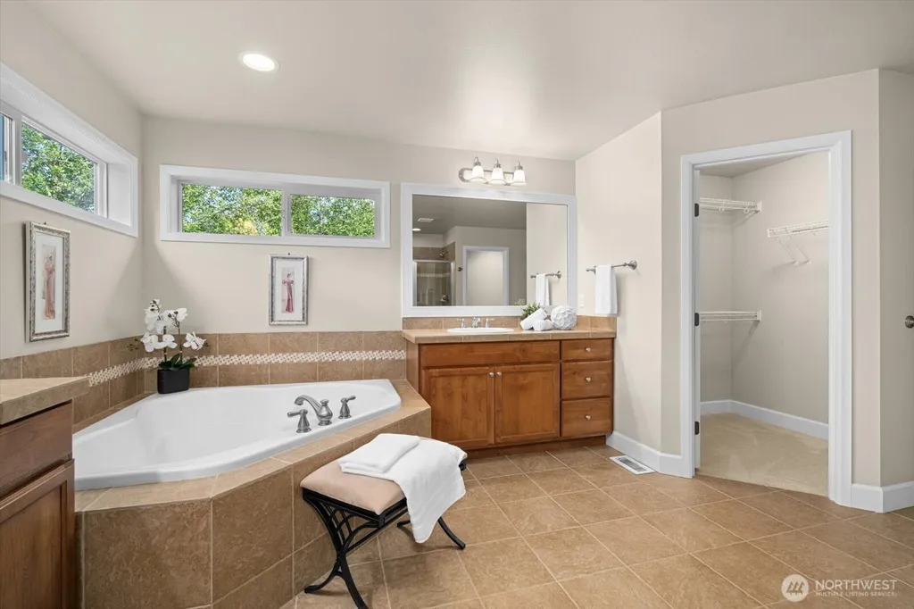 34823 SE Moffat Street Snoqualmie WA 98065