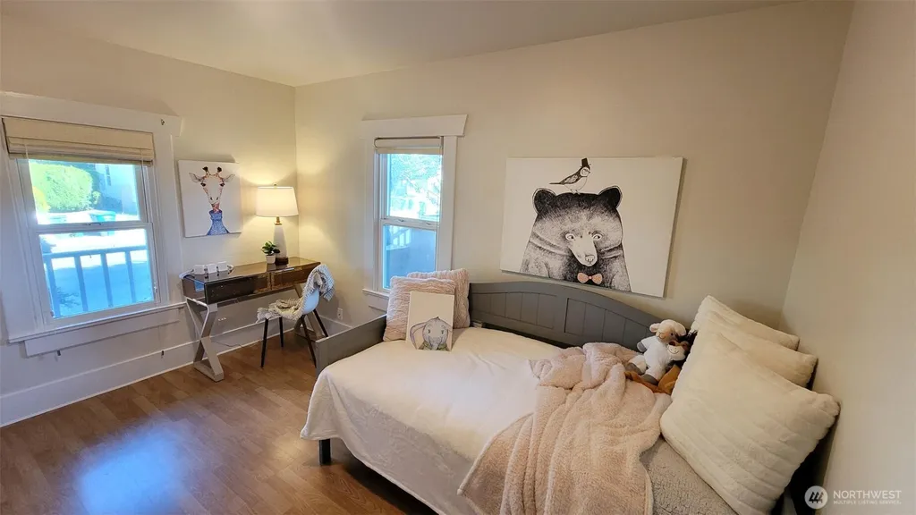 5621 Brooklyn Avenue NE Seattle WA 98105