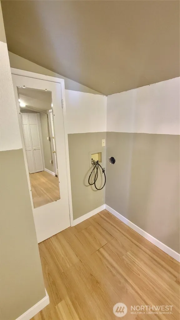 5621 Brooklyn Avenue NE Seattle WA 98105